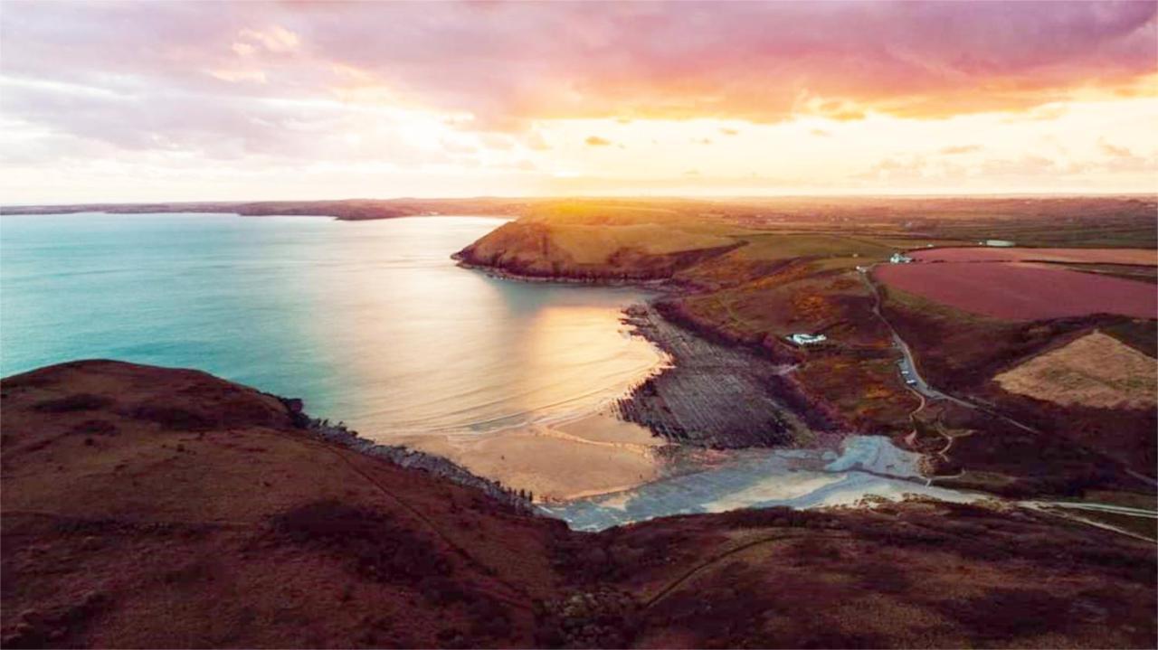 The Rum Shack Manorbier Castle Inn Экстерьер фото